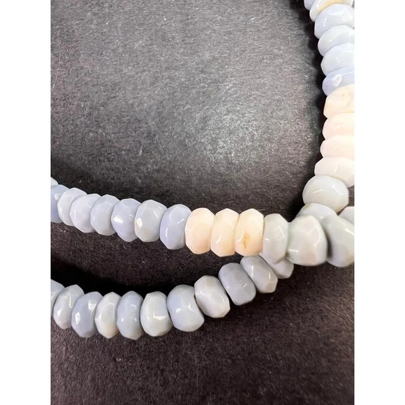 Shaded blue opal necklace with sterling silver clasp - Picture 11 of 11